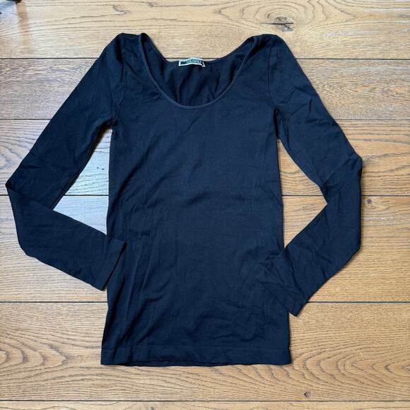 NIKIBIKI Long Sleeve Top OS  Scoop Neck Black Fitted Minimalist Layer Seamless - Picture 1 of 3